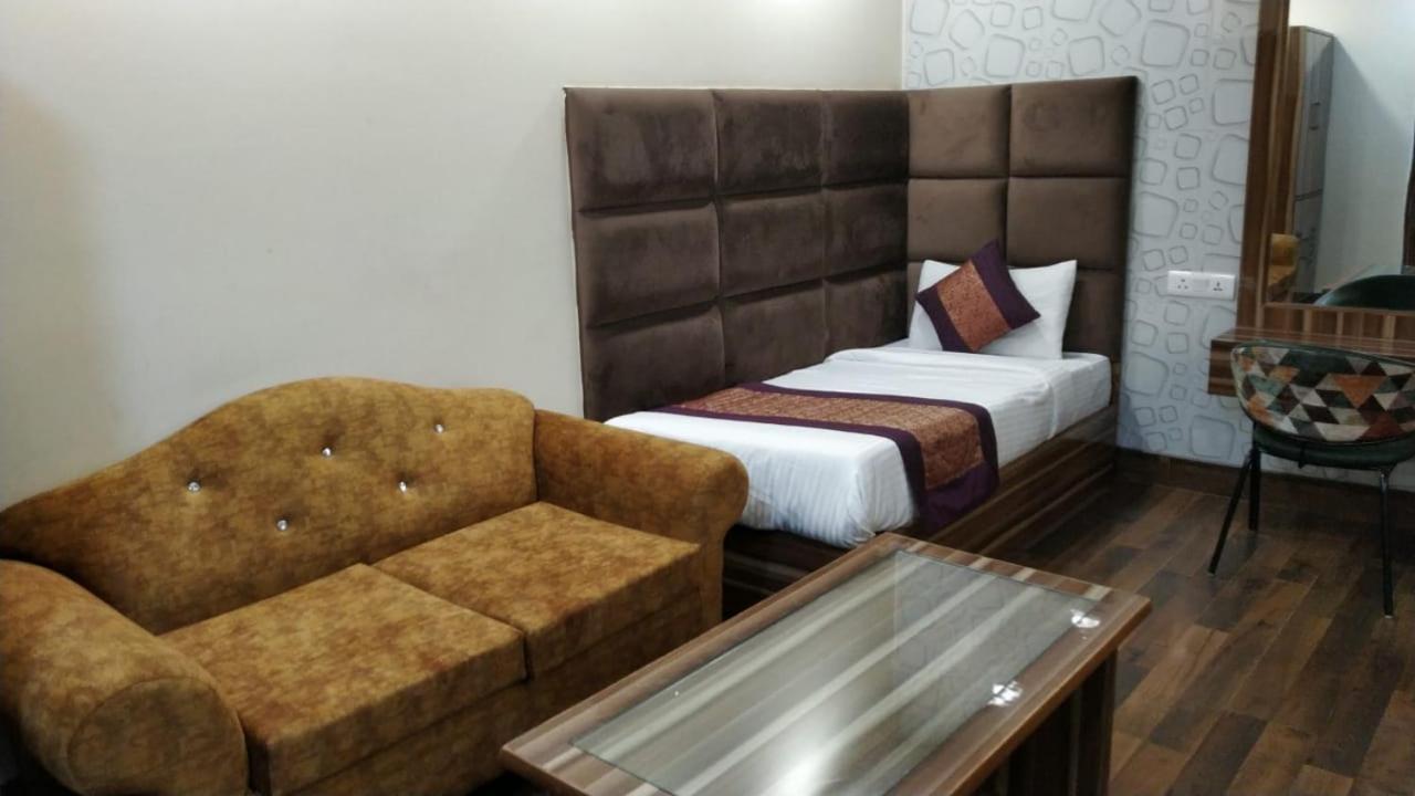 Hotel Singh Continetal Dillí Exteriér fotografie