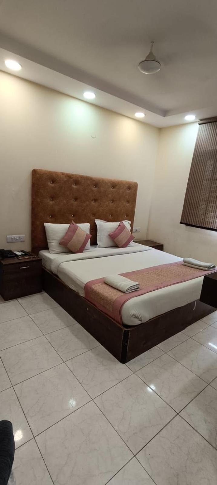 Hotel Singh Continetal Dillí Exteriér fotografie
