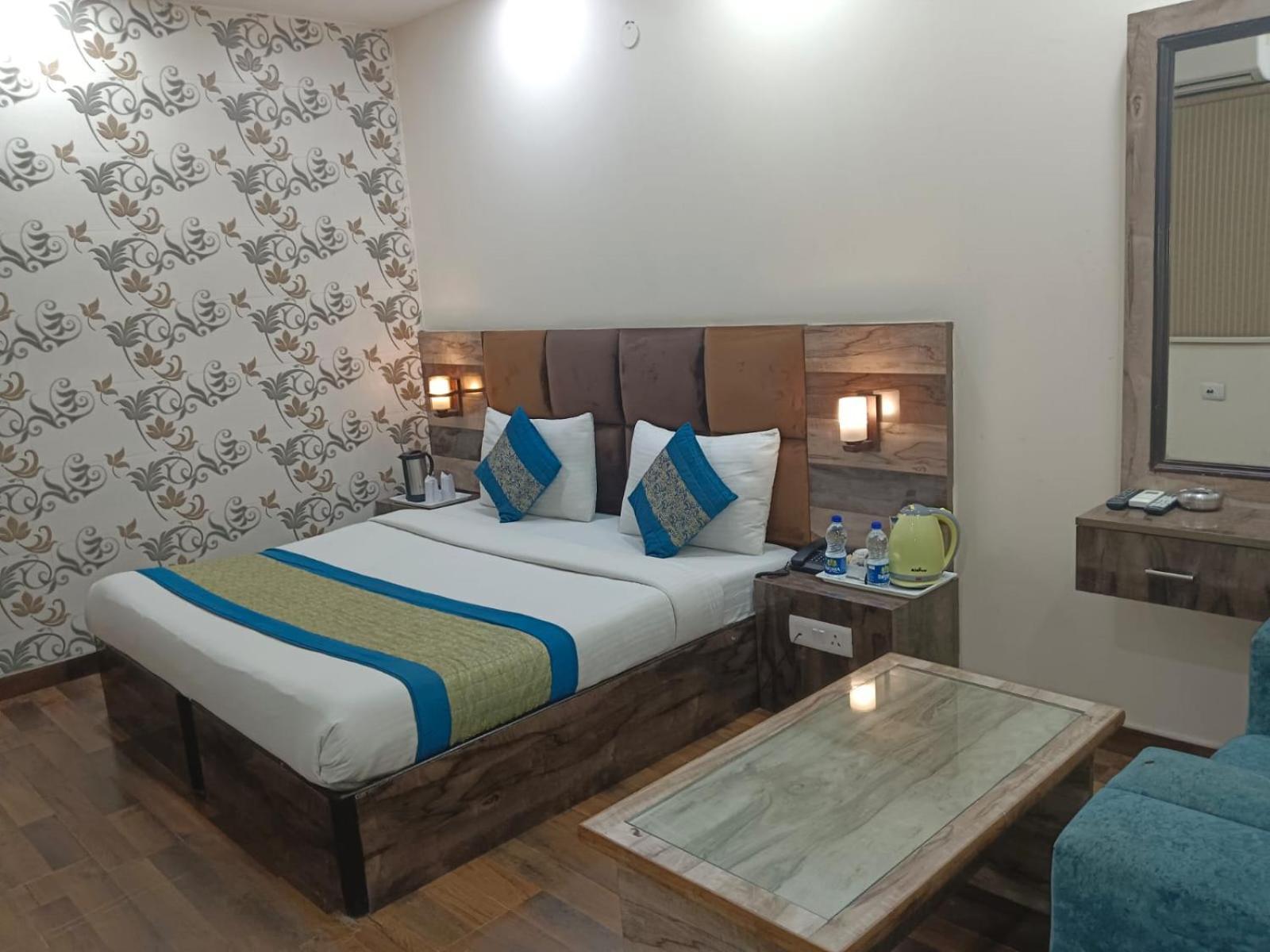 Hotel Singh Continetal Dillí Exteriér fotografie